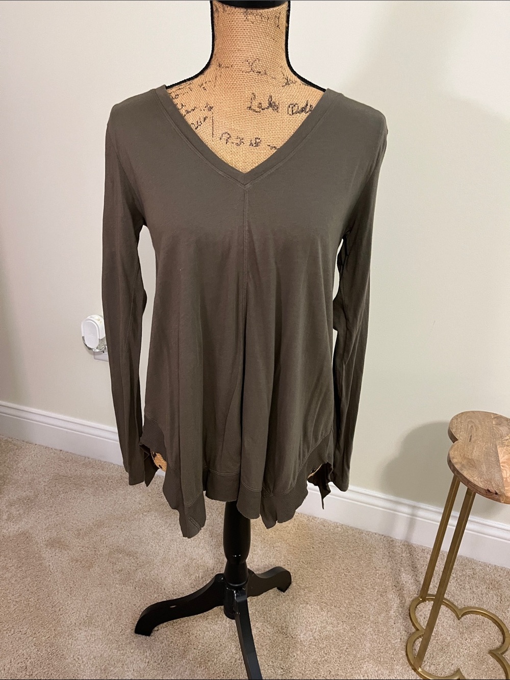 bobi Olive V-Neck Long Sleeve Tunic